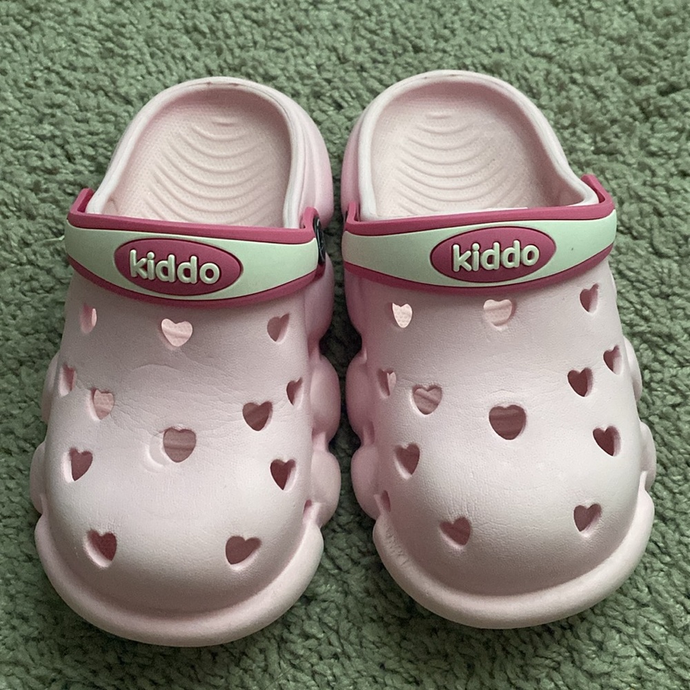 Pink Kiddo clogs size 12 C